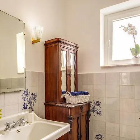 Casa Bianca In The Heart Of The Town, Daily Housekeeping & Concierge Villa *