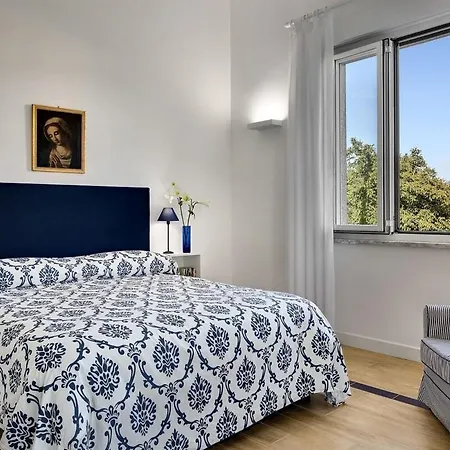 Casa Bianca In The Heart Of The Town, Daily Housekeeping & Concierge Villa Sant'Agata sui due Golfi