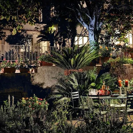 Casa Bianca In The Heart Of The Town, Daily Housekeeping & Concierge * Sant'Agata sui due Golfi