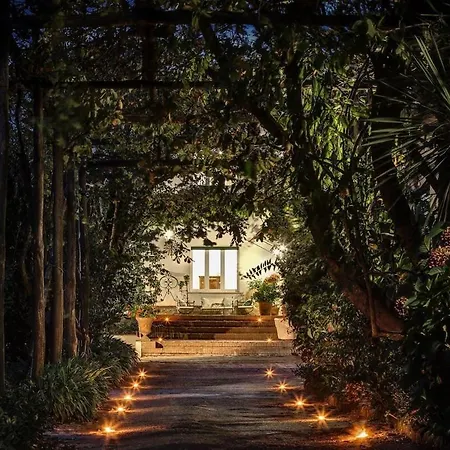 Villa Casa Bianca In The Heart Of The Town, Daily Housekeeping & Concierge *