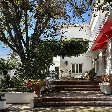 Casa Bianca In The Heart Of The Town, Daily Housekeeping & Concierge *