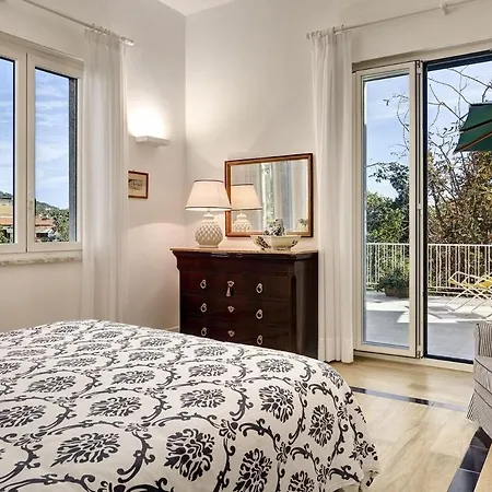 Casa Bianca In The Heart Of The Town, Daily Housekeeping & Concierge * Sant'Agata sui due Golfi