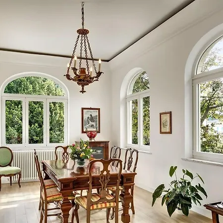Casa Bianca In The Heart Of The Town, Daily Housekeeping & Concierge Villa *
